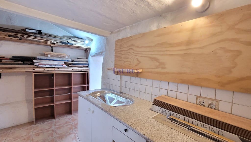 5 soveværelse Byhus til salg i Competa - € 180.000 (Ref: 7807586)