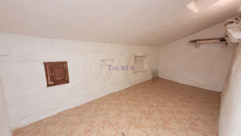 5 soveværelse Byhus til salg i Competa - € 180.000 (Ref: 7807586)