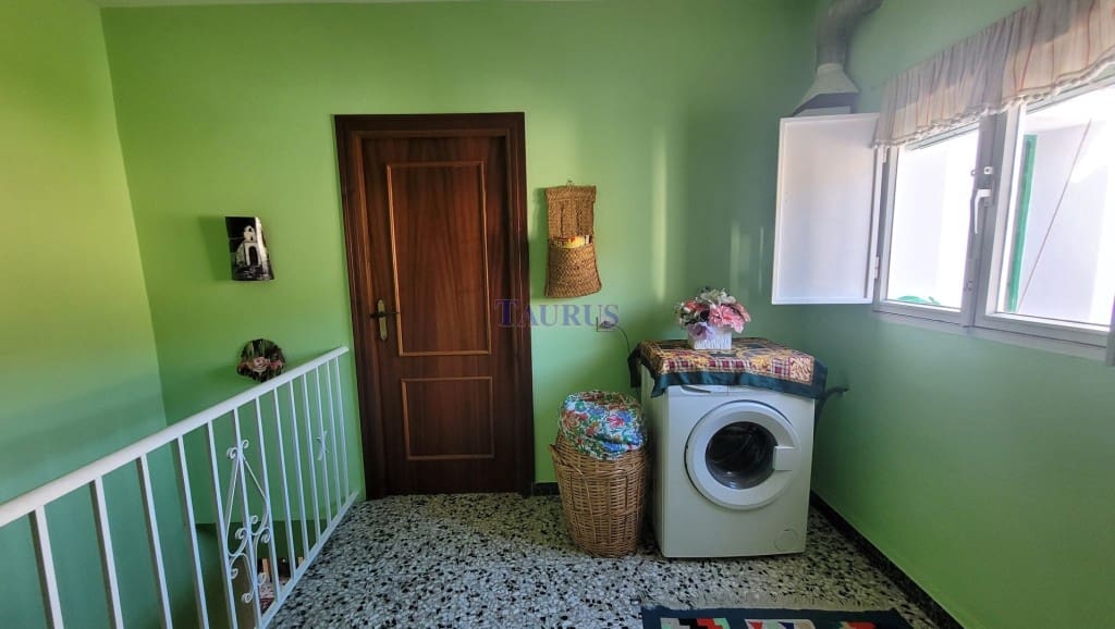 3 soveværelse Byhus til salg i Canillas de Albaida - € 130.000 (Ref: 7826768)