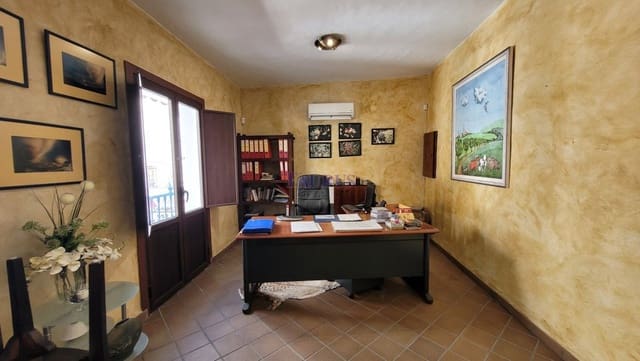 3 sovrum Hus till salu i Sayalonga med pool - 180 000 € (Ref: 7847698)