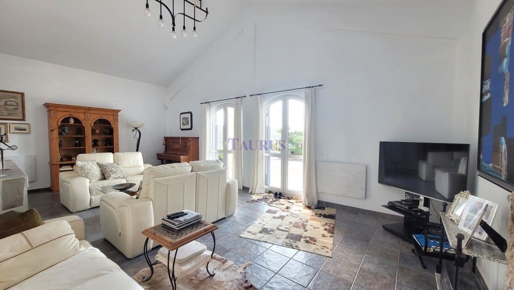 4 sypialnia Willa na sprzedaż w Sayalonga z basenem garażem - 1 350 000 € (Ref: 7847699)