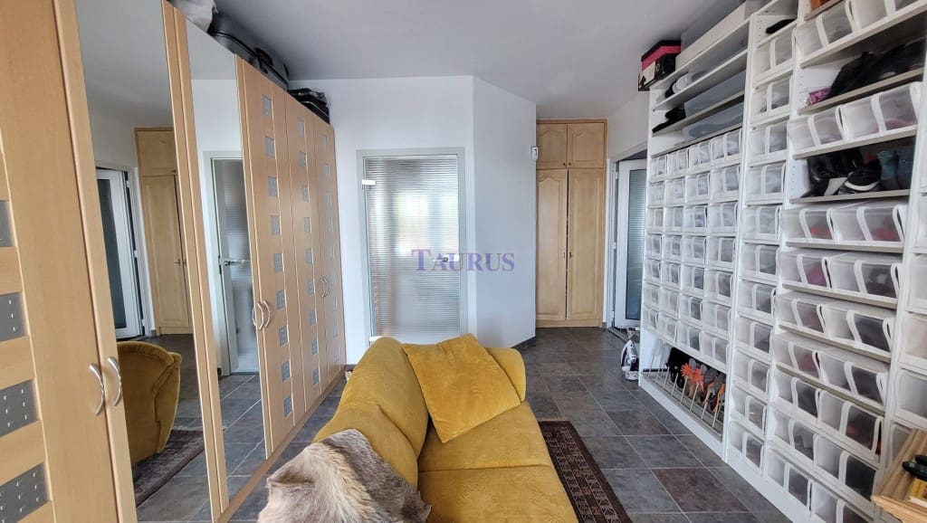 4 sypialnia Willa na sprzedaż w Sayalonga z basenem garażem - 1 350 000 € (Ref: 7847699)