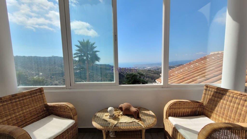 4 sypialnia Willa na sprzedaż w Sayalonga z basenem garażem - 1 350 000 € (Ref: 7847699)