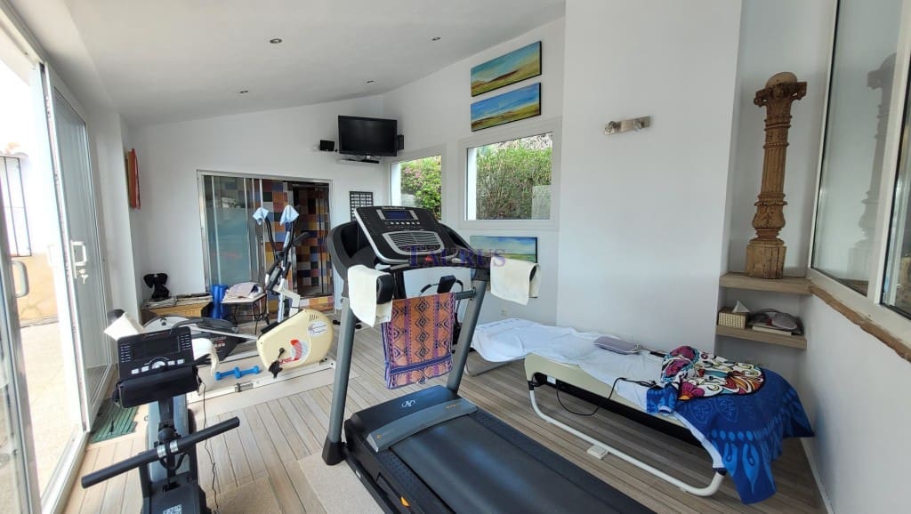 4 sypialnia Willa na sprzedaż w Sayalonga z basenem garażem - 1 350 000 € (Ref: 7847699)