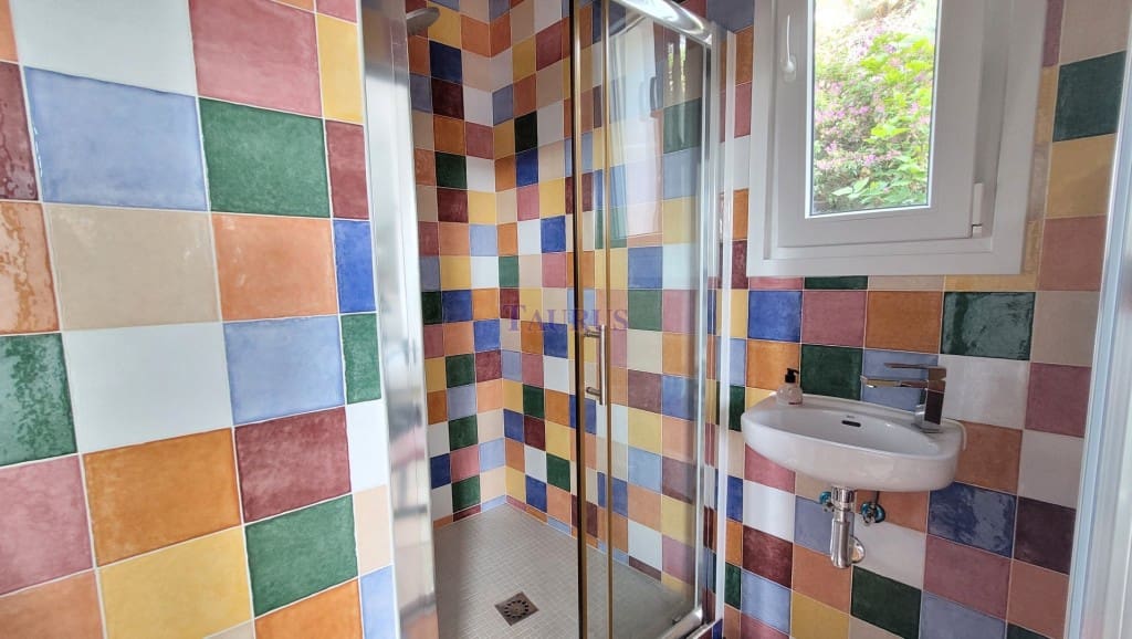 4 sypialnia Willa na sprzedaż w Sayalonga z basenem garażem - 1 350 000 € (Ref: 7847699)