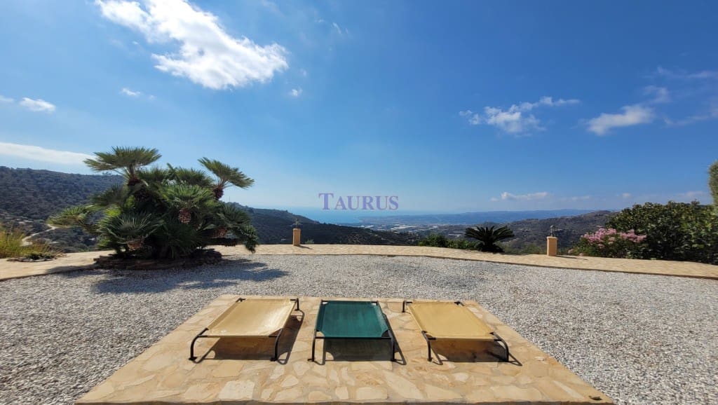 4 sypialnia Willa na sprzedaż w Sayalonga z basenem garażem - 1 350 000 € (Ref: 7847699)