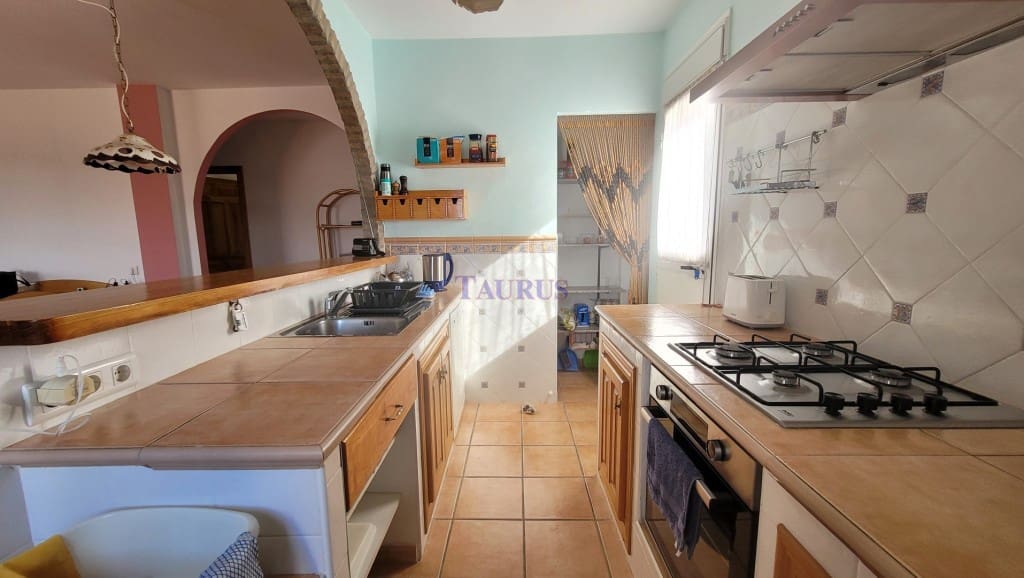 3 soveværelse Villa til salg i Canillas de Albaida med swimmingpool garage - € 295.000 (Ref: 7886188)