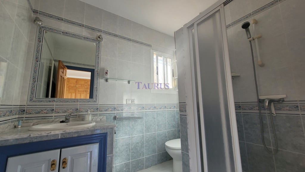 3 soveværelse Villa til salg i Canillas de Albaida med swimmingpool garage - € 295.000 (Ref: 7886188)