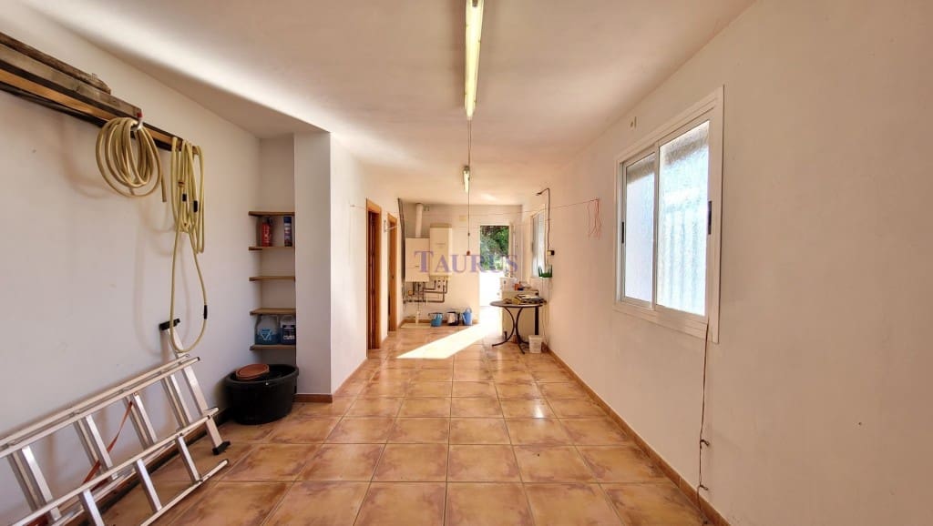 3 soveværelse Villa til salg i Canillas de Albaida med swimmingpool garage - € 295.000 (Ref: 7886188)