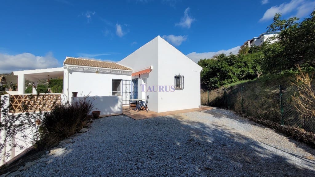 3 soveværelse Villa til salg i Canillas de Albaida med swimmingpool garage - € 295.000 (Ref: 7886188)