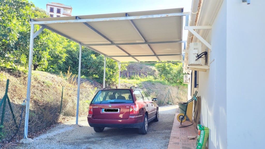 3 soveværelse Villa til salg i Canillas de Albaida med swimmingpool garage - € 295.000 (Ref: 7886188)