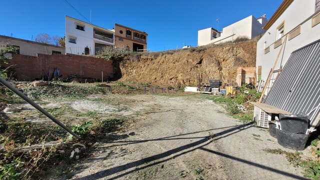 Grunde uden byggetilladelser til salg i Benamocarra - € 50.000 (Ref: 7900711)