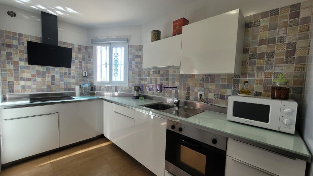 4 soveværelse Villa til salg i Arenas de Velez med swimmingpool - € 398.000 (Ref: 7969244)