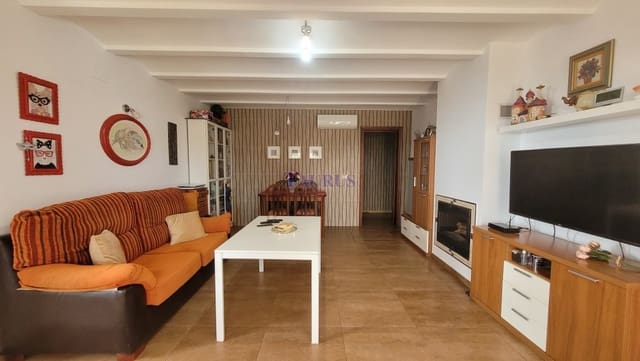 4 soverom Villa til salgs i Arenas de Velez, Arenas med svømmebasseng - € 398 000 (Ref: 7969244)