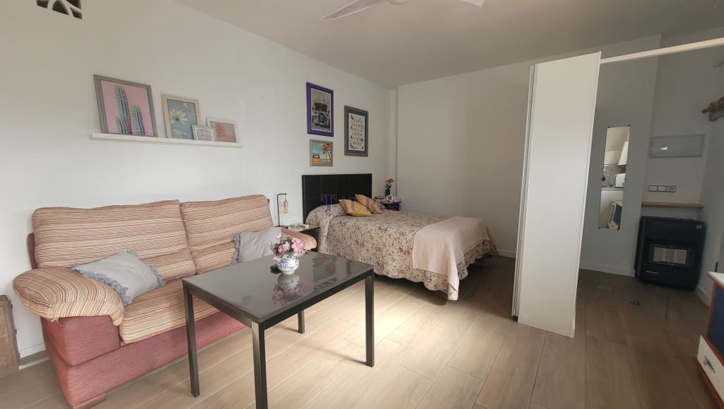 4 soveværelse Villa til salg i Arenas de Velez med swimmingpool - € 398.000 (Ref: 7969244)