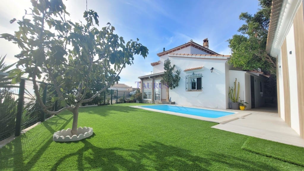 4 soveværelse Villa til salg i Arenas de Velez med swimmingpool - € 398.000 (Ref: 7969244)