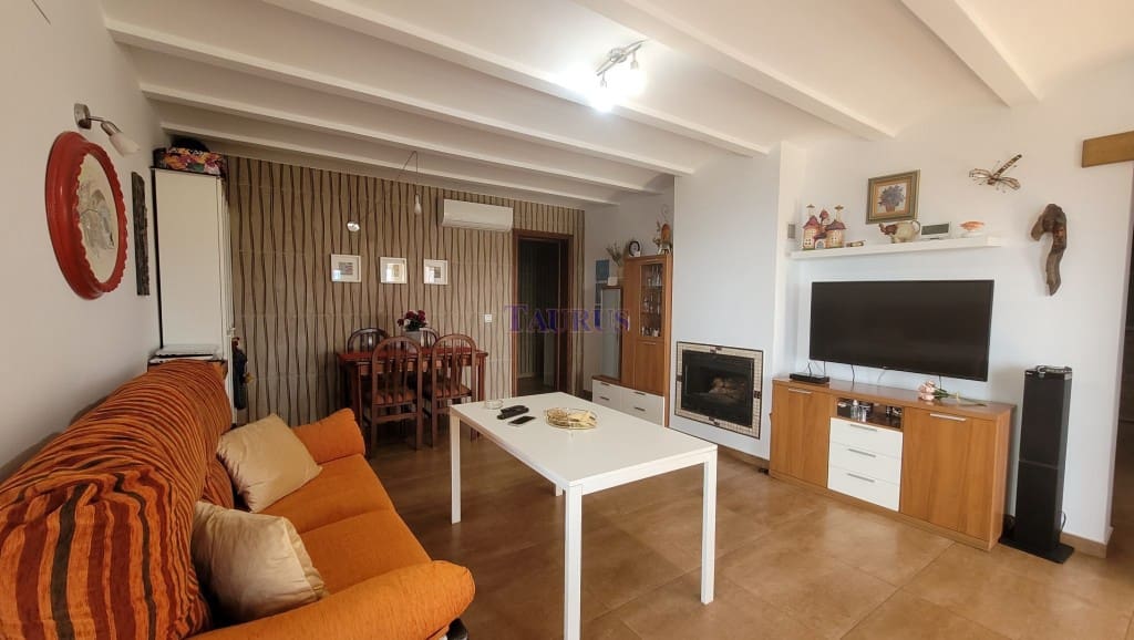 4 soveværelse Villa til salg i Arenas de Velez med swimmingpool - € 398.000 (Ref: 7969244)