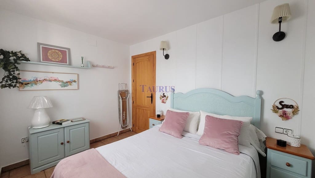 4 soveværelse Villa til salg i Arenas de Velez med swimmingpool - € 398.000 (Ref: 7969244)