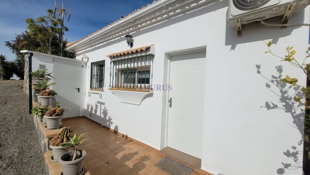 4 soveværelse Villa til salg i Arenas de Velez med swimmingpool - € 398.000 (Ref: 7969244)