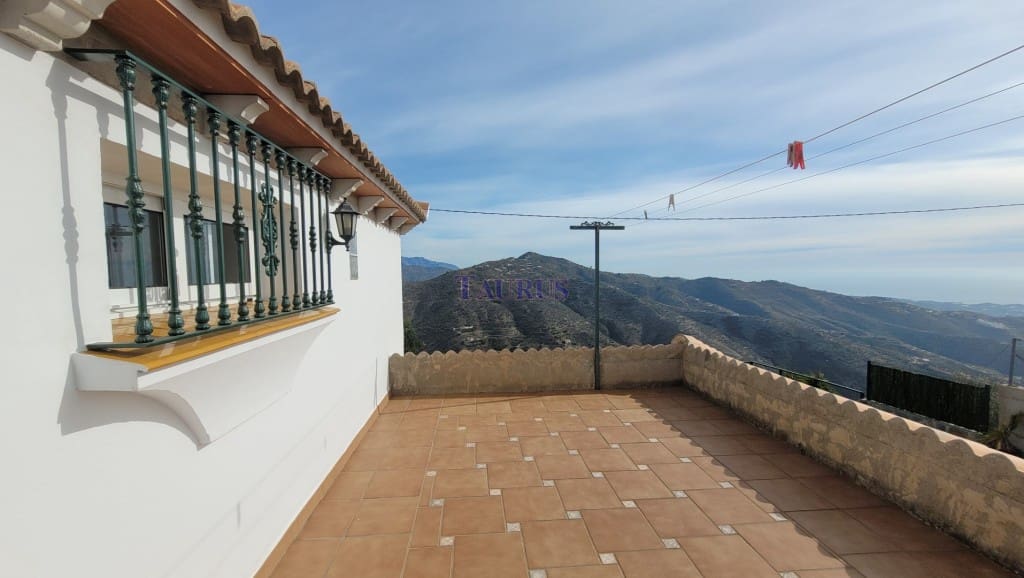 4 soveværelse Villa til salg i Arenas de Velez med swimmingpool - € 398.000 (Ref: 7969244)