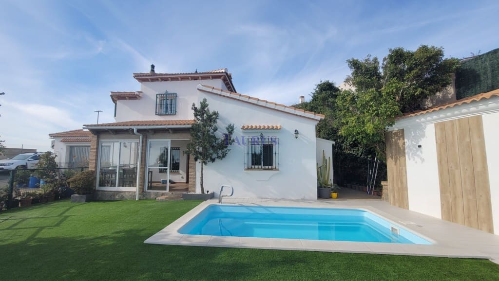 4 soveværelse Villa til salg i Arenas de Velez med swimmingpool - € 398.000 (Ref: 7969244)