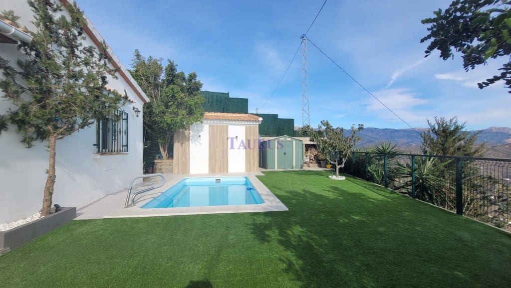 4 soveværelse Villa til salg i Arenas de Velez med swimmingpool - € 398.000 (Ref: 7969244)