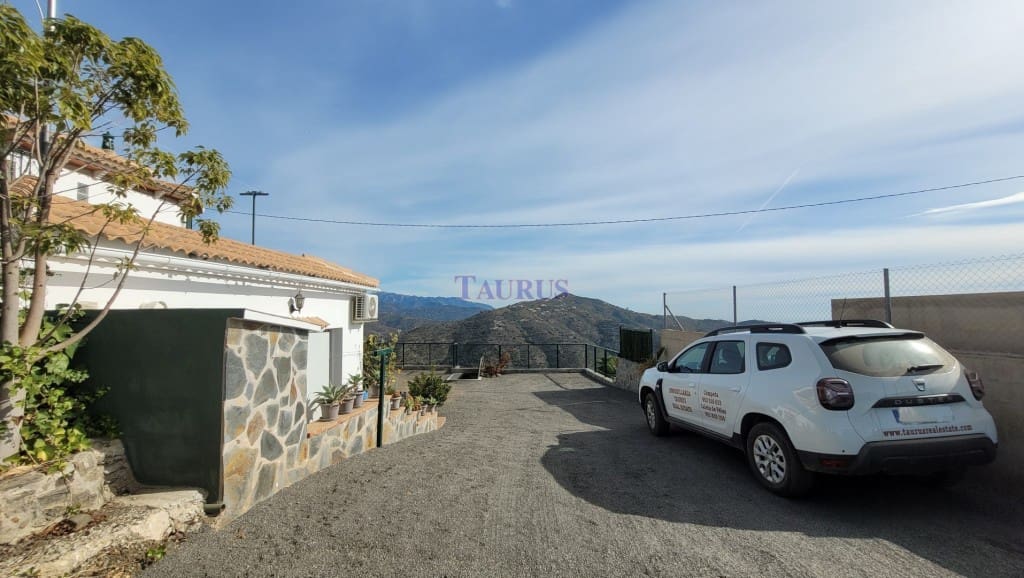 4 soveværelse Villa til salg i Arenas de Velez med swimmingpool - € 398.000 (Ref: 7969244)