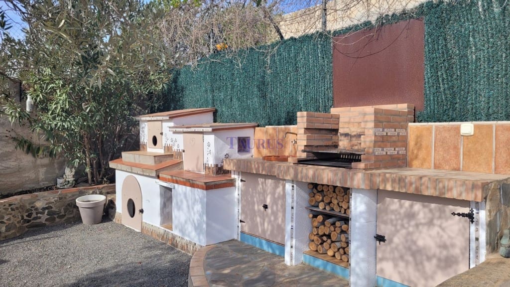 4 soveværelse Villa til salg i Arenas de Velez med swimmingpool - € 398.000 (Ref: 7969244)