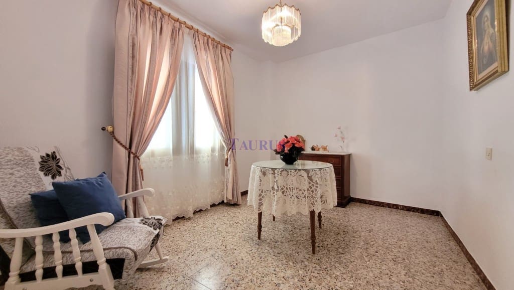 5 soveværelse Byhus til salg i Competa med garage - € 168.000 (Ref: 8167936)