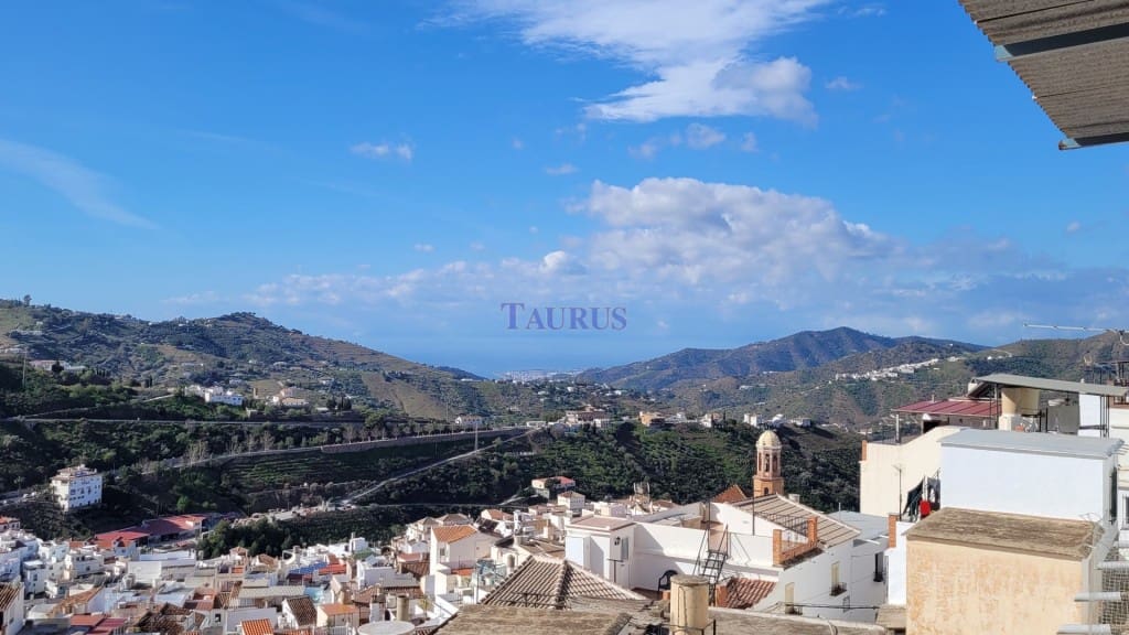 5 soveværelse Byhus til salg i Competa med garage - € 168.000 (Ref: 8167936)