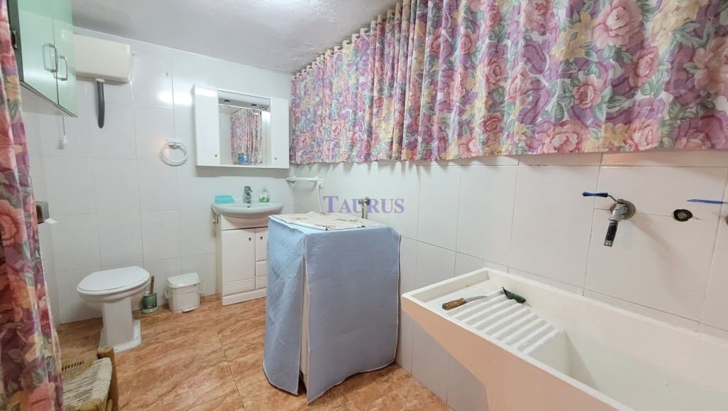 5 soveværelse Byhus til salg i Competa med garage - € 168.000 (Ref: 8167936)