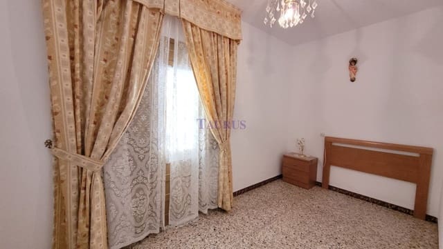 5 soveværelse Byhus til salg i Cómpeta med garage - € 168.000 (Ref: 8167936)