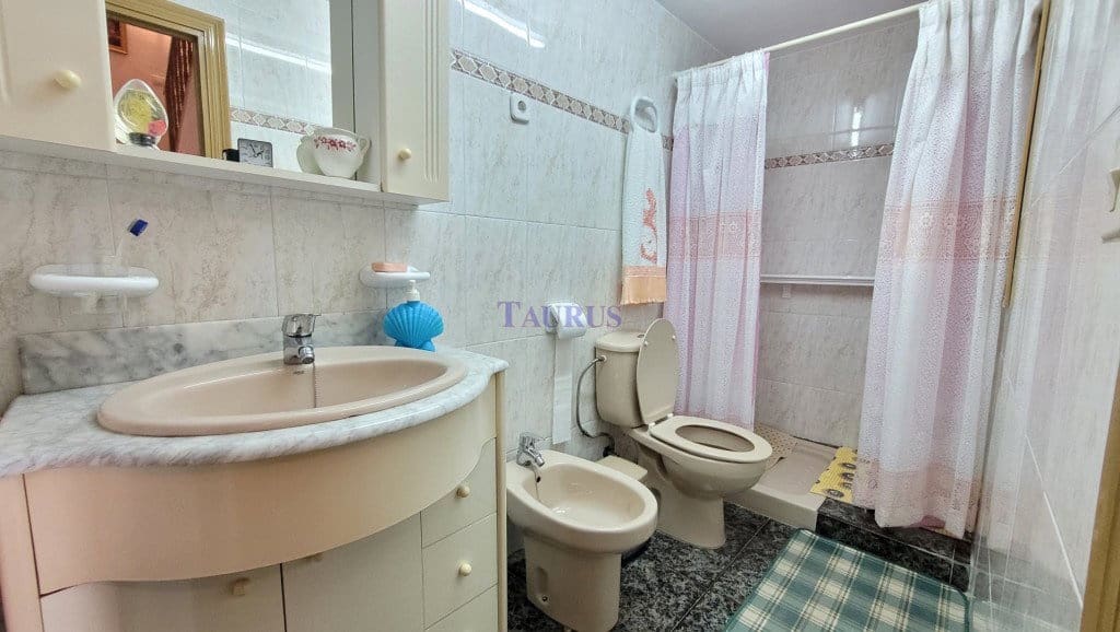 5 bedroom Townhouse for sale in Competa with pool garage - € 168,000 (Ref: 8167936)