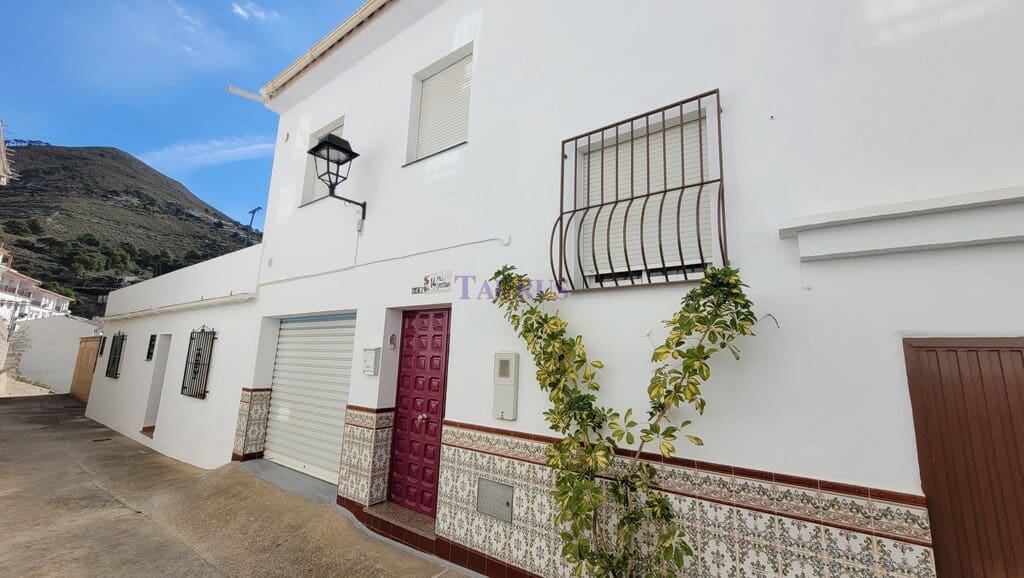 3 Zimmer Haus zu verkaufen in Competa mit Garage - 143.000 € (Ref: 8167937)