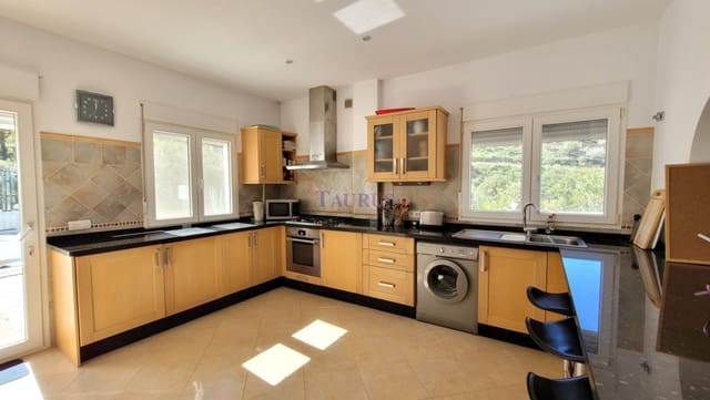 4 makuuhuone Huvila myytävänä paikassa Cómpeta mukana uima-altaan - 425 000 € (Ref: 8169357)