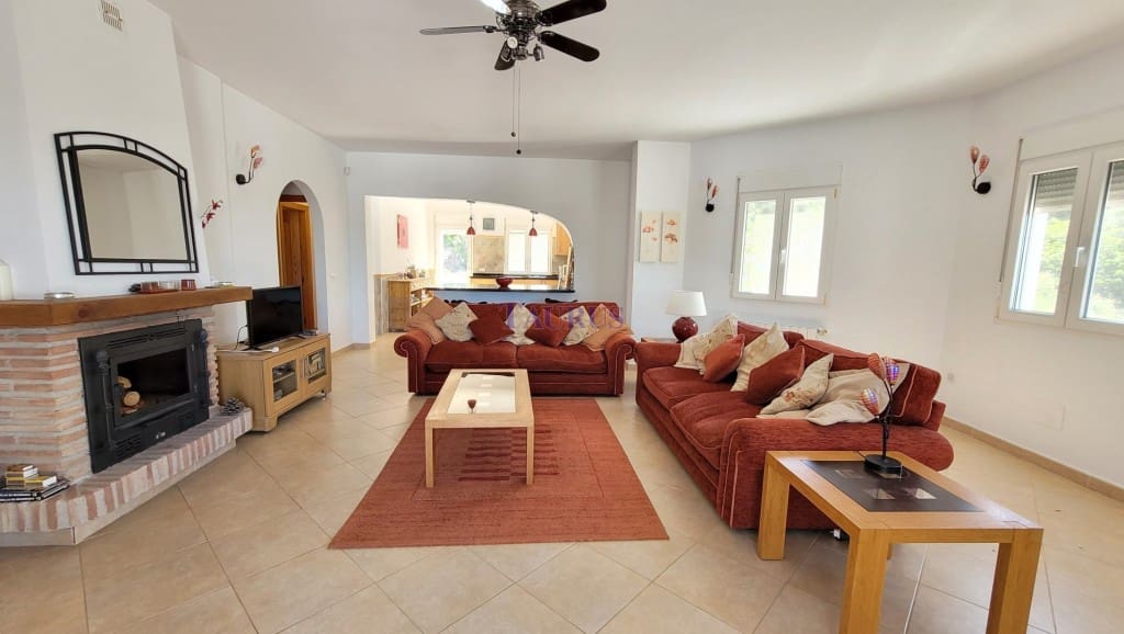 4 soverom Villa til salgs i Competa med svømmebasseng - € 425 000 (Ref: 8169357)