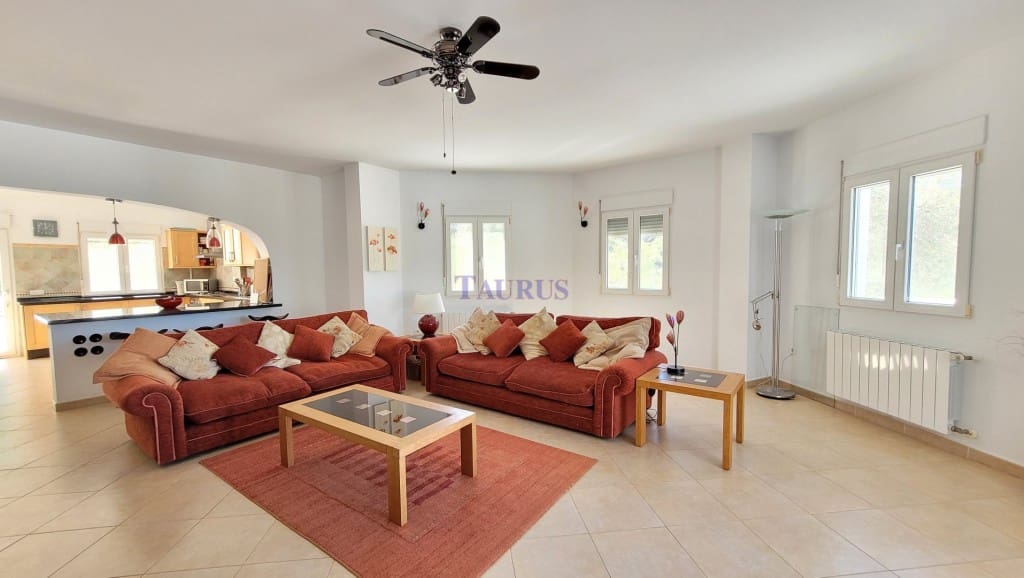 4 soverom Villa til salgs i Competa med svømmebasseng - € 425 000 (Ref: 8169357)