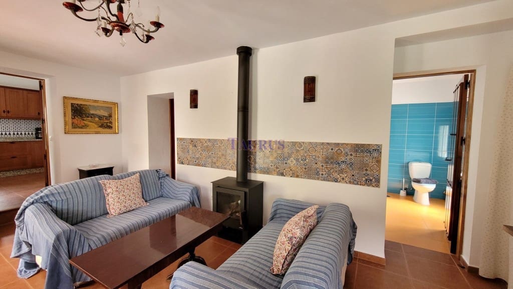 3 slaapkamer Villa te koop in Sayalonga met zwembad - € 299.000 (Ref: 8205826)