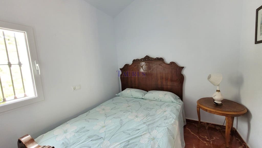 3 slaapkamer Villa te koop in Sayalonga met zwembad - € 299.000 (Ref: 8205826)