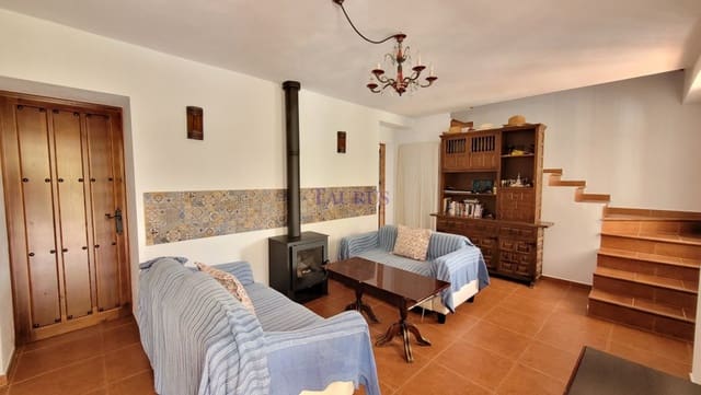 3 sovrum Villa till salu i Sayalonga med pool - 299 000 € (Ref: 8205826)