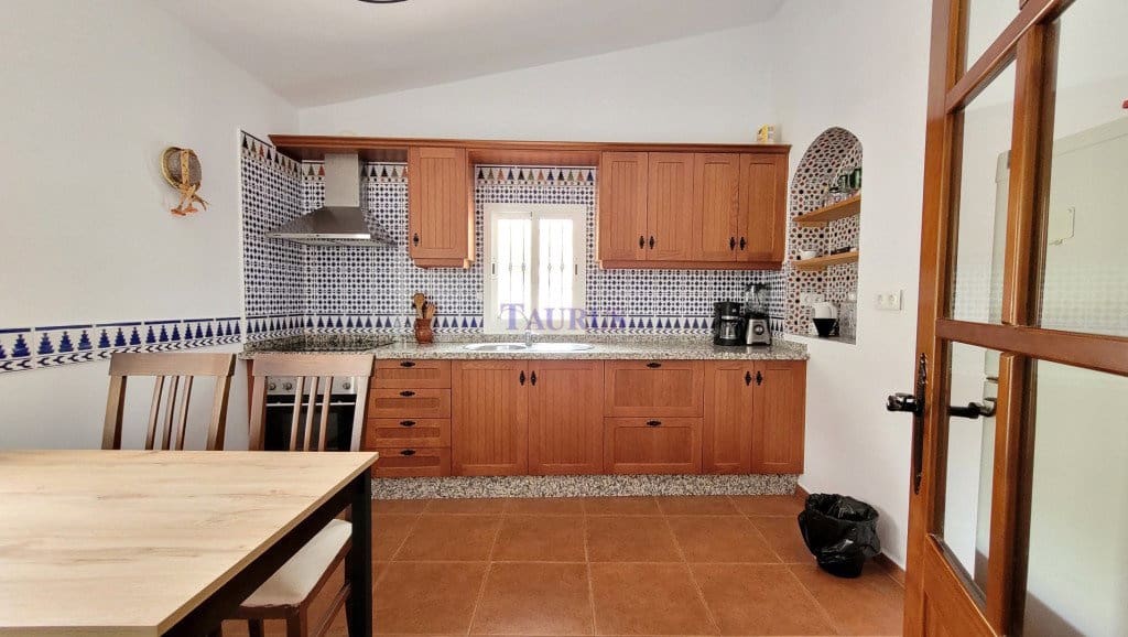 3 soverom Villa til salgs i Sayalonga med svømmebasseng - € 299 000 (Ref: 8205826)