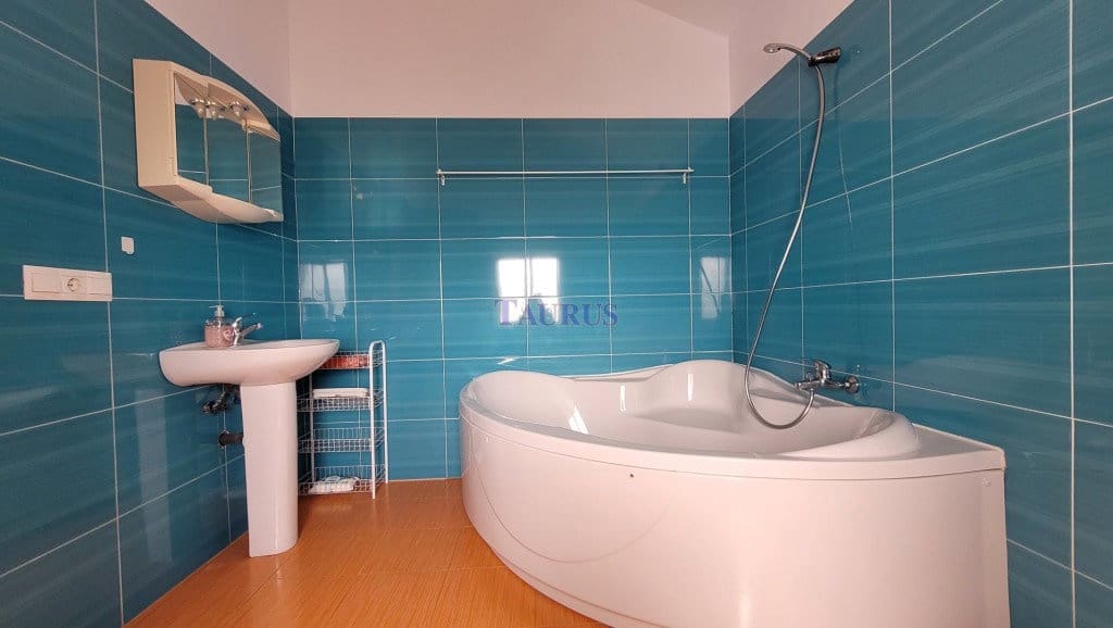 3 soverom Villa til salgs i Sayalonga med svømmebasseng - € 299 000 (Ref: 8205826)