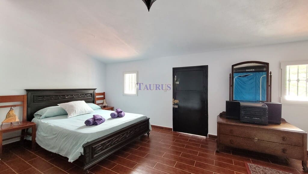 3 sovrum Villa till salu i Sayalonga med pool - 299 000 € (Ref: 8205826)