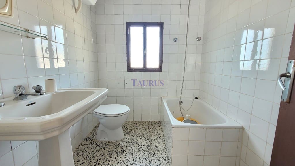 3 soveværelse Byhus til salg i Corumbela - € 99.000 (Ref: 8225573)