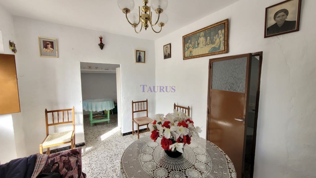 3 soveværelse Byhus til salg i Corumbela - € 99.000 (Ref: 8225573)