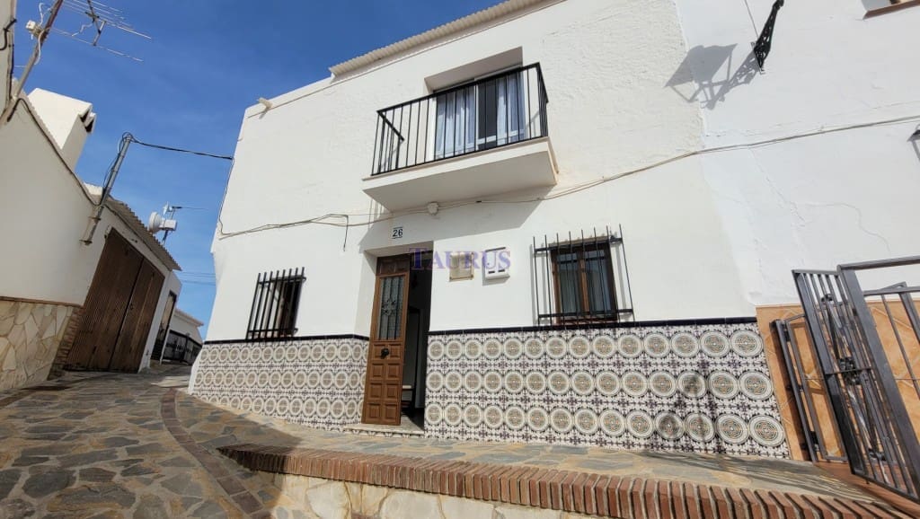 3 soveværelse Byhus til salg i Corumbela - € 99.000 (Ref: 8225573)