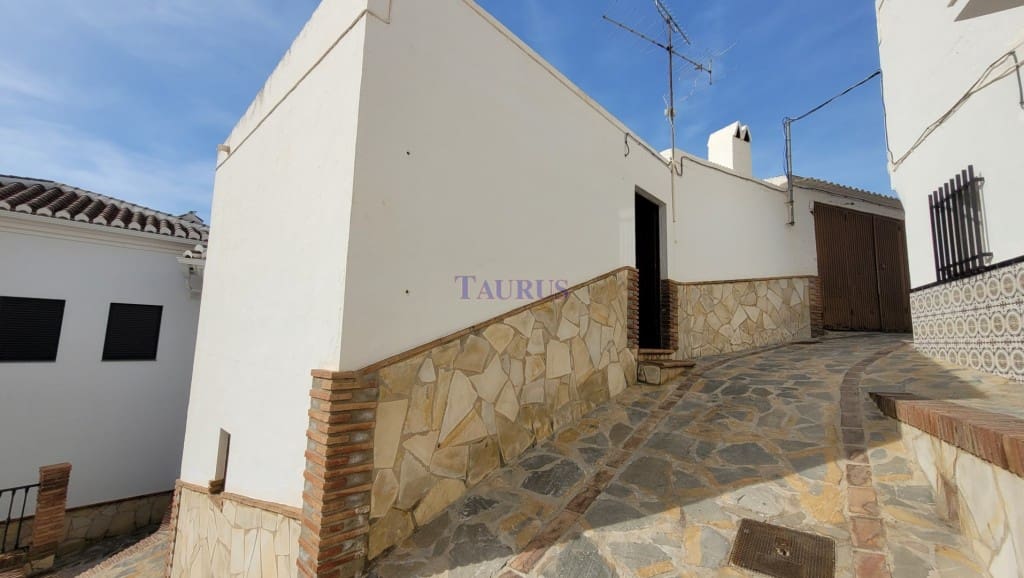 3 soveværelse Byhus til salg i Corumbela - € 99.000 (Ref: 8225573)