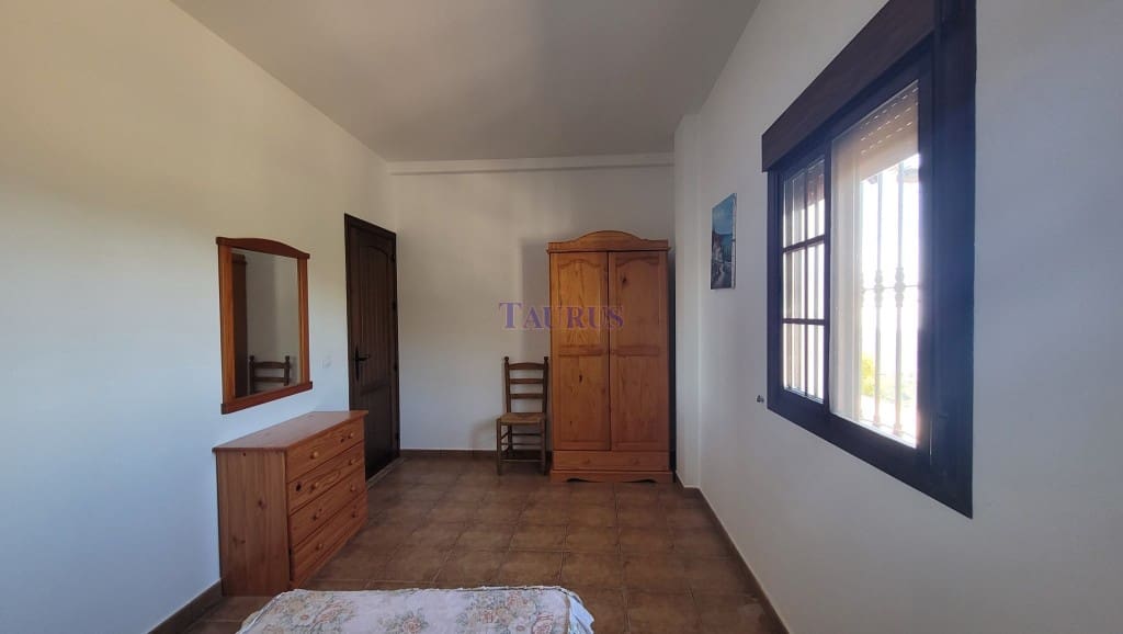 4 soveværelse Villa til salg i Archez med swimmingpool - € 399.000 (Ref: 8232599)