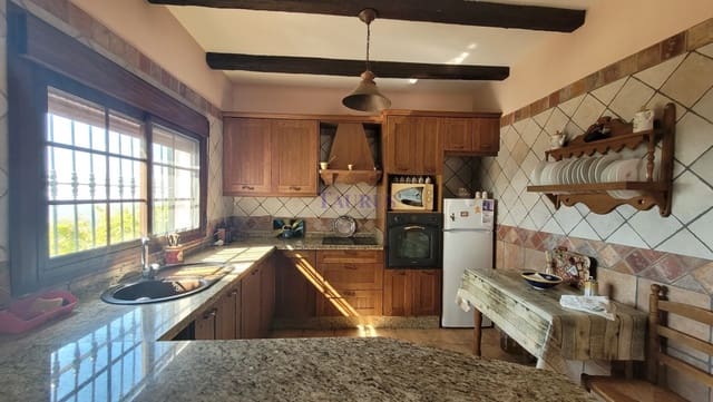 4 quarto Moradia para venda em Archez com piscina - 399 000 € (Ref: 8232599)