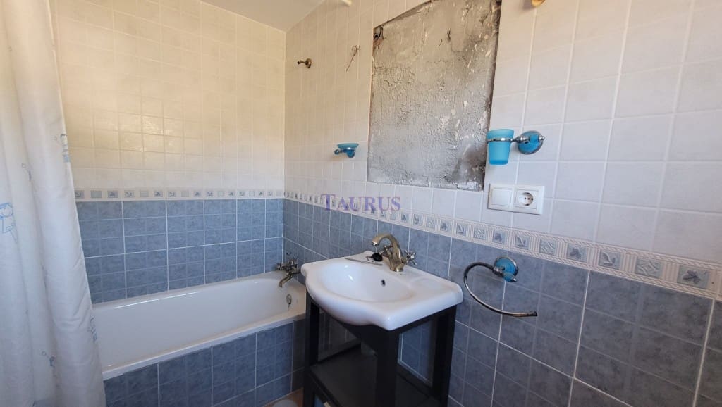 4 soveværelse Villa til salg i Archez med swimmingpool - € 399.000 (Ref: 8232599)